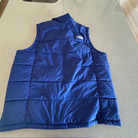 The North Face Men's Blue Puffer Vest - Picture 7 of 8